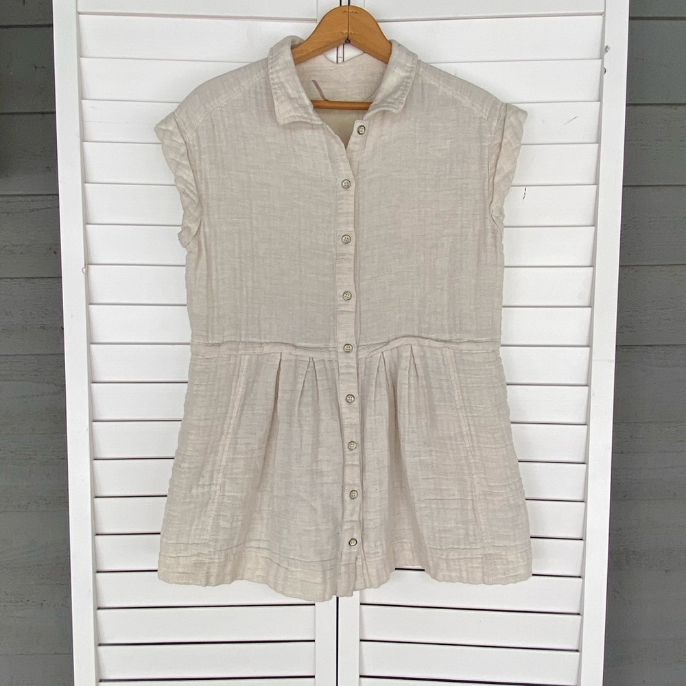Free People adorable sleeveless top size xs